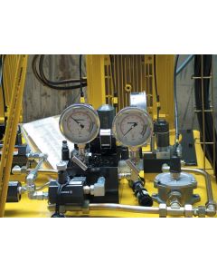 Enerpac | Hydraulic Pressure Gauge, 4.0 in. Face, Lower Mount, Glycerine Filled, 10,000 maximum psi | G4088L