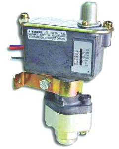 C9612 Series Single Pressure Switch, Increasing: 280 Min, 3000 Max; Decreasing: 250 Min, 2650 Max PSI Pressure Range, 30-350 PSI Approximate Deadband