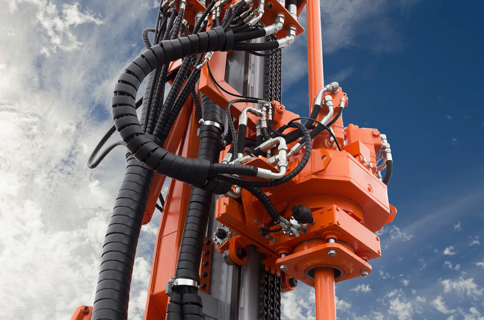 Hydraulic crawler oil drill machine